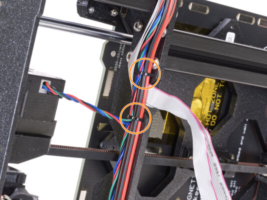 Odstranění LCD kabelů