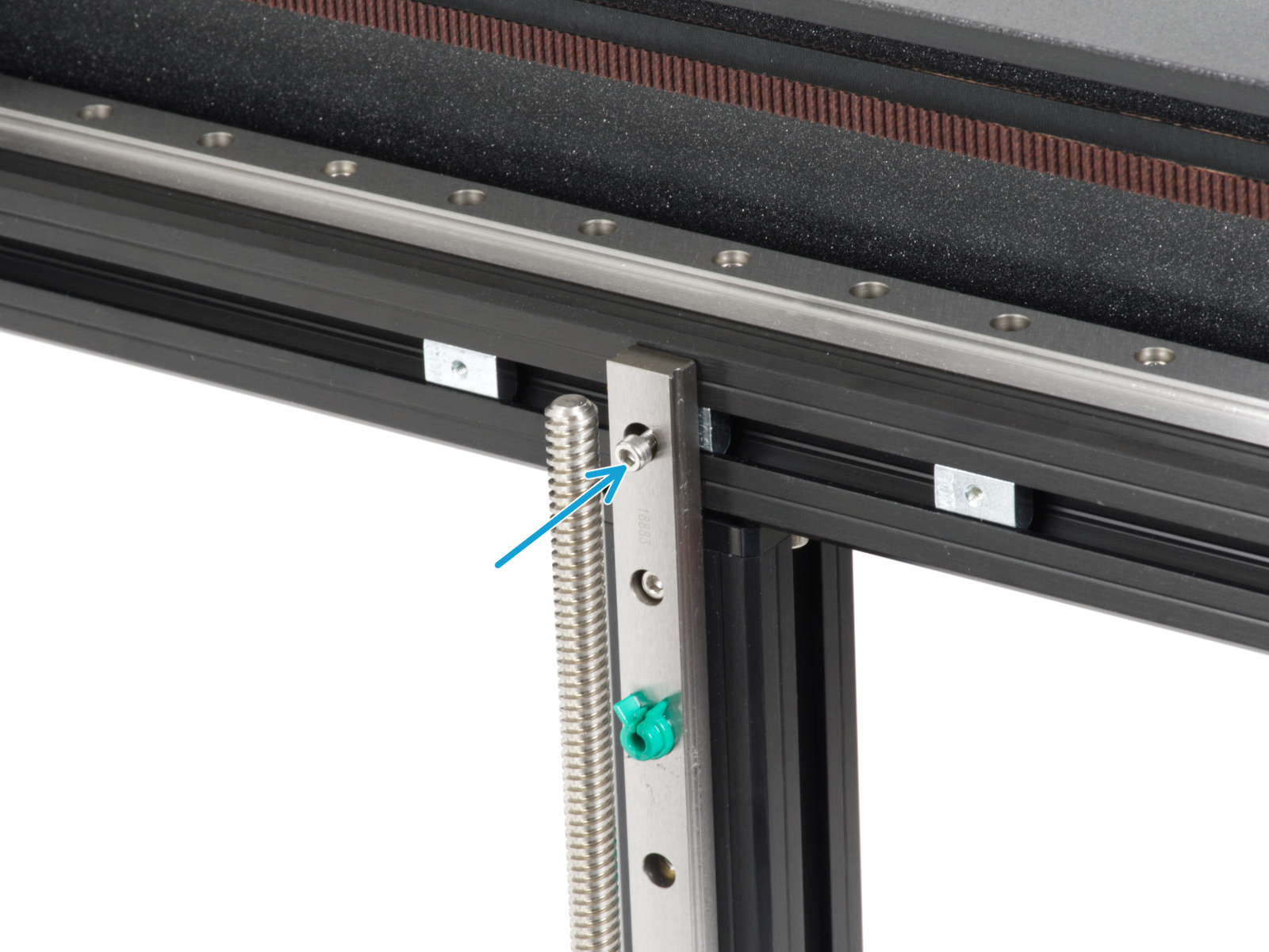 Securing the right linear rail