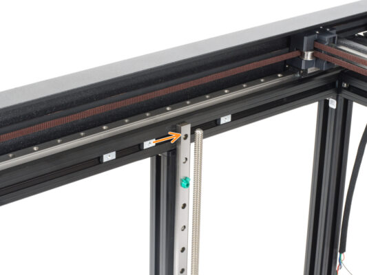 Securing the left linear rail
