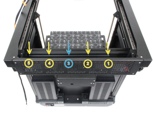 Guiding the extruder cable