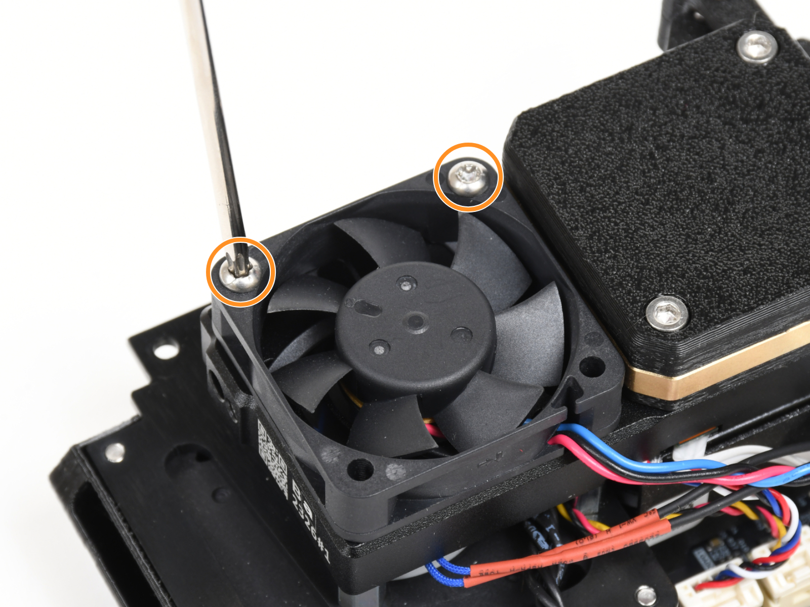 Mounting the new hotend fan