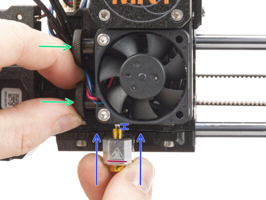 Inserting the hotend