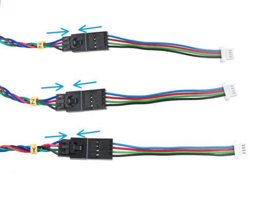 Conectando los adaptadores del cable del motor