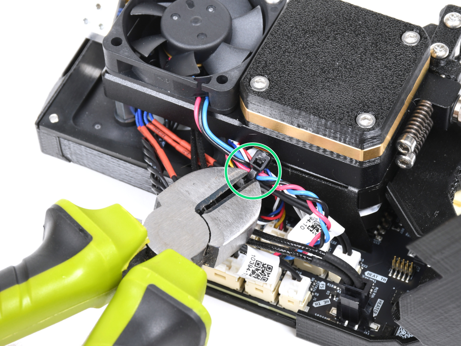 Unplugging the hotend fan