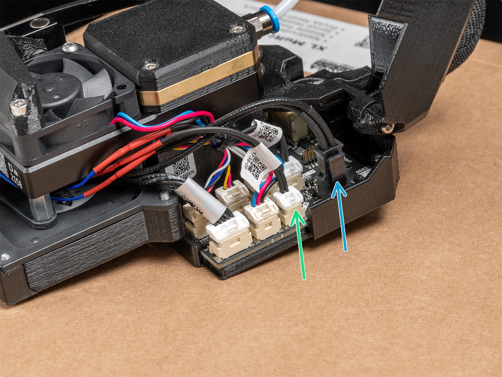Disconnecting the hotend