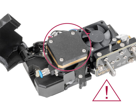 Soltando la PG case: cuatro tornillos