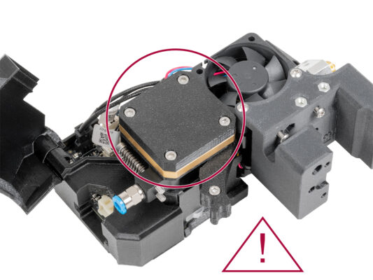 Fixation de l'idler : quatre vis