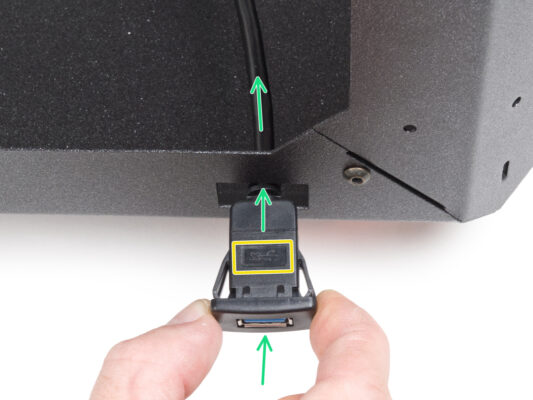 Insertando el cable USB