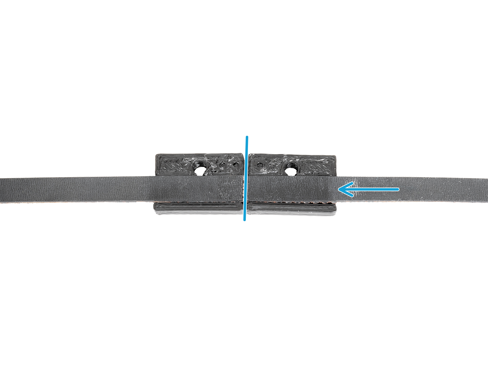 Anbringen des unteren Riemens: Belt-clamp